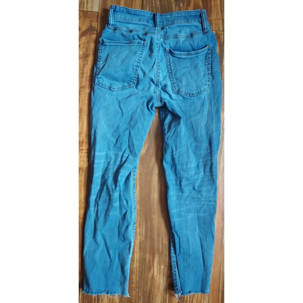 So Ripped Blue Jeans - Picture 4 of 5